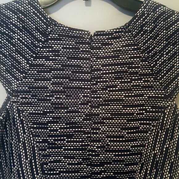 ANN TAYLOR Capped Sleeve Black and Cream Marled Sheath Dress sz 0… - Picture 4 of 7